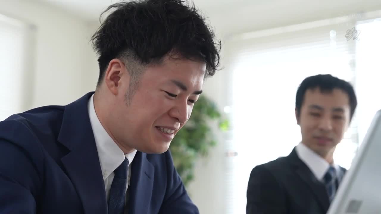 情色外送茶 叫了半套外送妹 結果來了高壓態度的女主管。 黑川堇 - AV大平台 - 中文字幕，成人影片，AV，國產，線上看