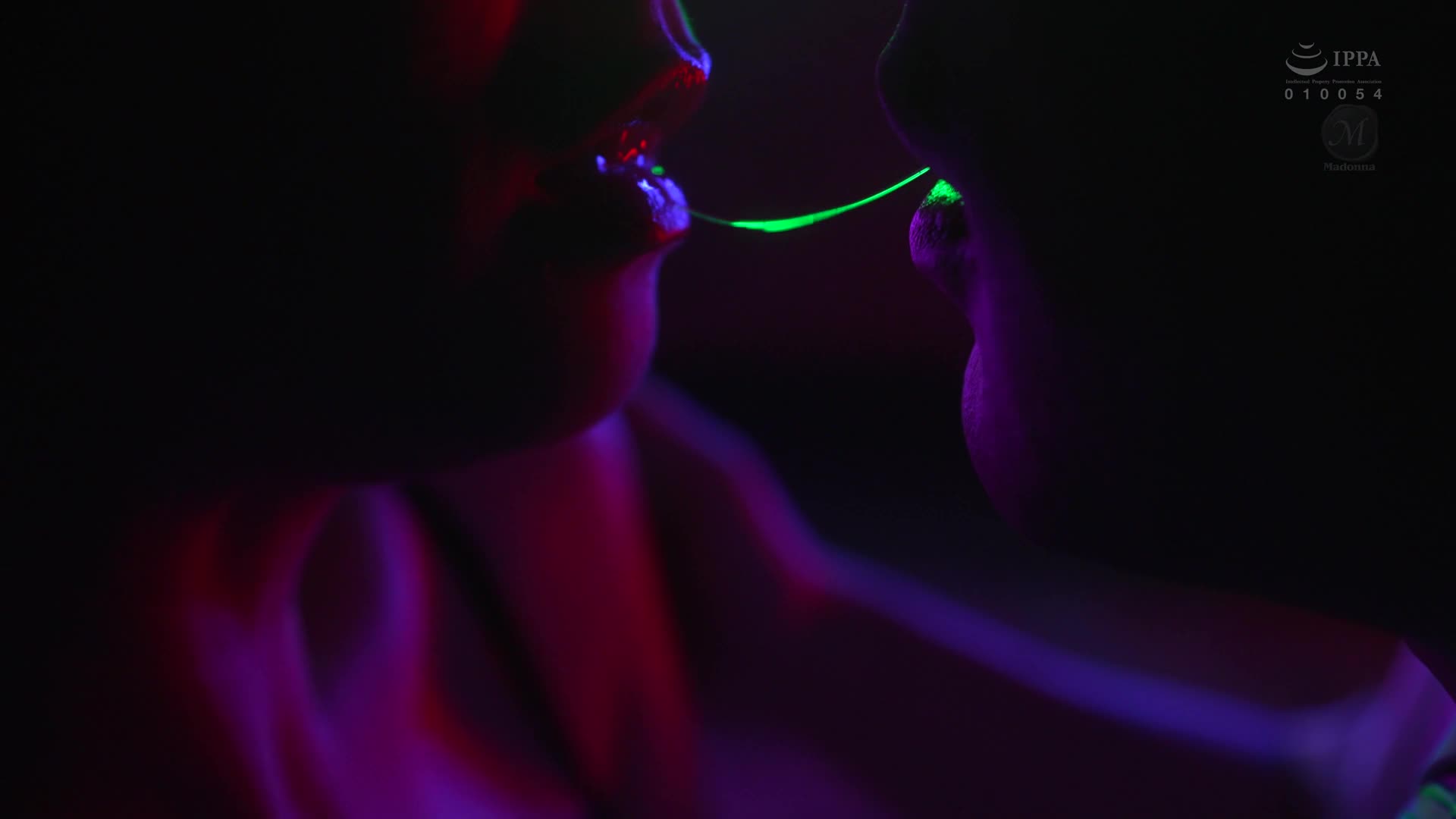 女上司、歪曲的刺激與調教中沉溺，SM不倫性交。午休被不行的部下調教中。專屬美女「苦惱」的快樂被釋放。白石茉莉奈。 - AV大平台 - 中文字幕，成人影片，AV，國產，線上看